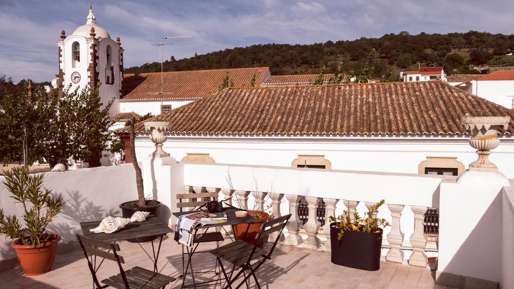 Bartholomeu Guesthouse เซาบาร์โตโลเมว จิ เมสซิเนส ภายนอก รูปภาพ